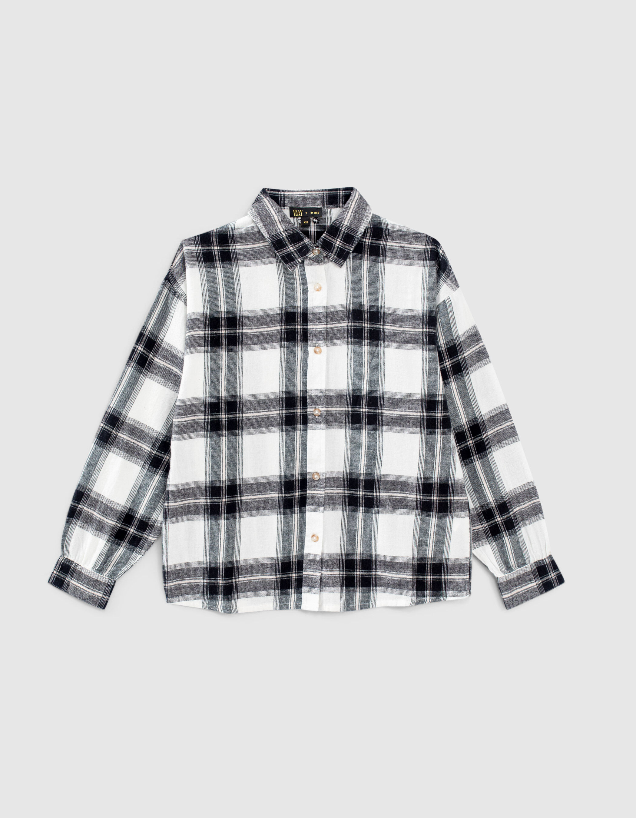Camisa blanca con cuadros negros discount