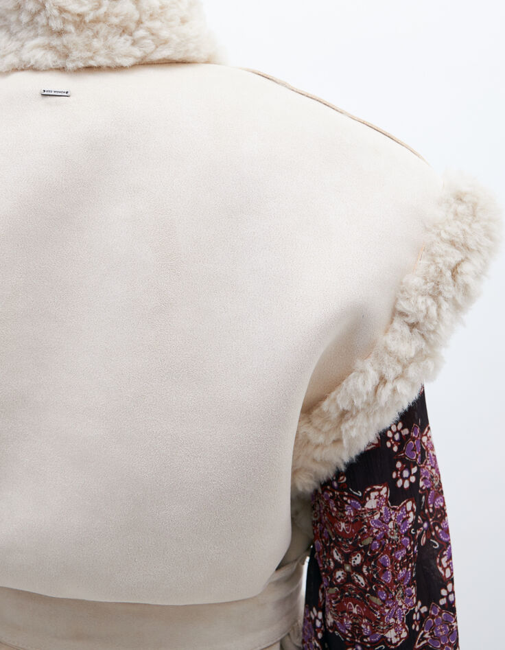 Gilet beige en fausse peau retournée avec ceinture amovible femme-6