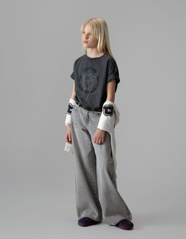 Camiseta gris algodón mensaje y mariposa niña-1