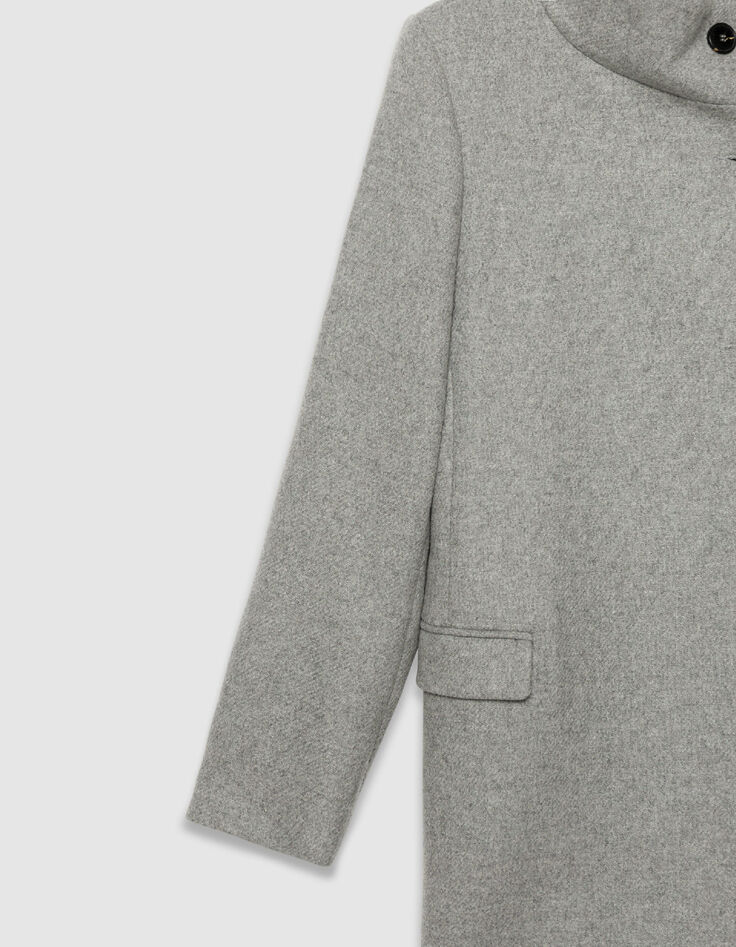 Abrigo gris botonadura asim&eacute;trica mujer-7