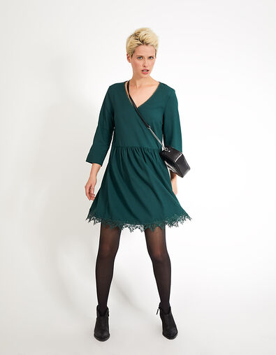 Robe vert pinegreen bordée de dentelle I.Code