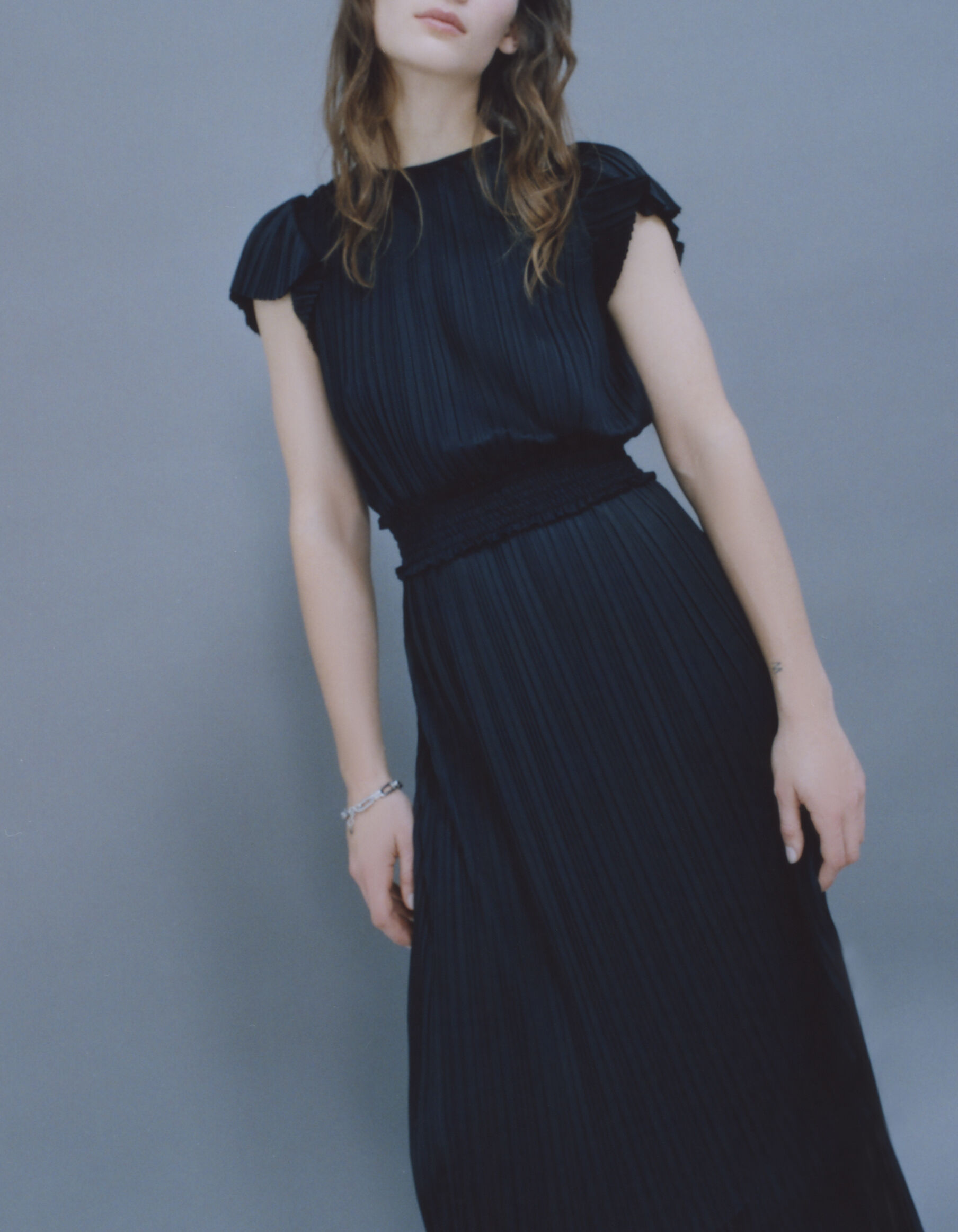 Robe longue noire pliss e recycl e Femme