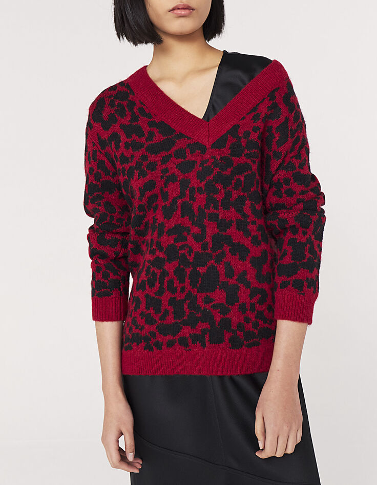 Pull col V rouge et noir en jacquard motif léopard femme-2