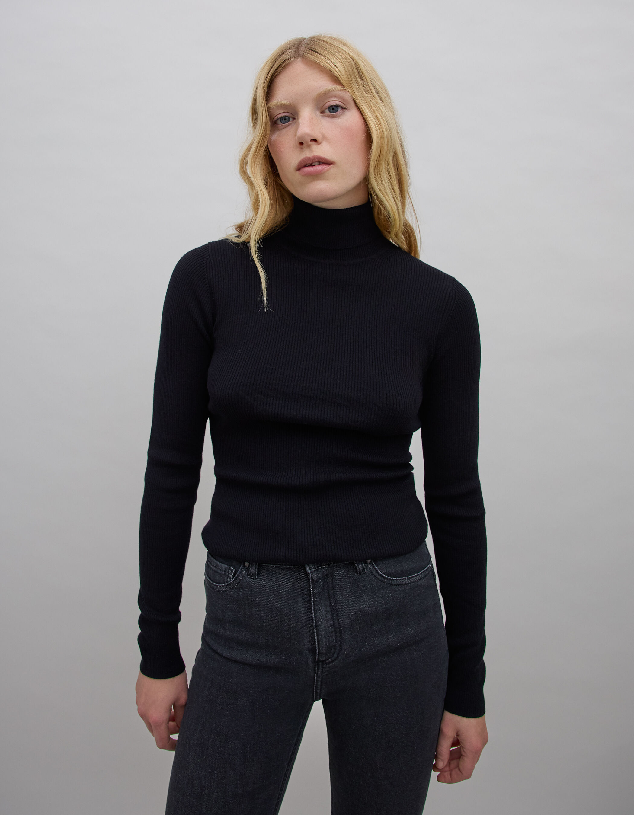 Pull noir tricot cotele col roule Femme IKKS