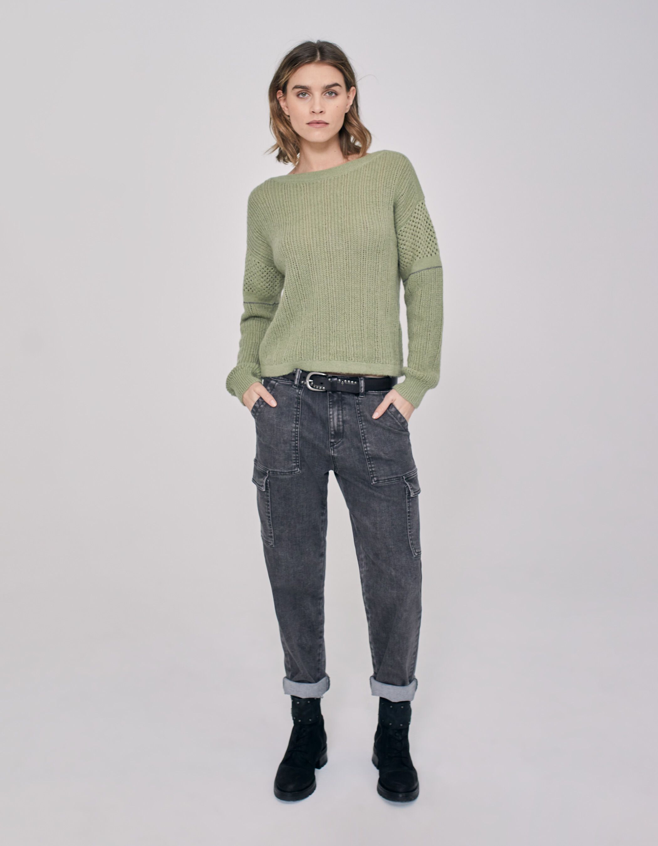 Pull kaki en maille avec jeux de point et cha nes sur les manches