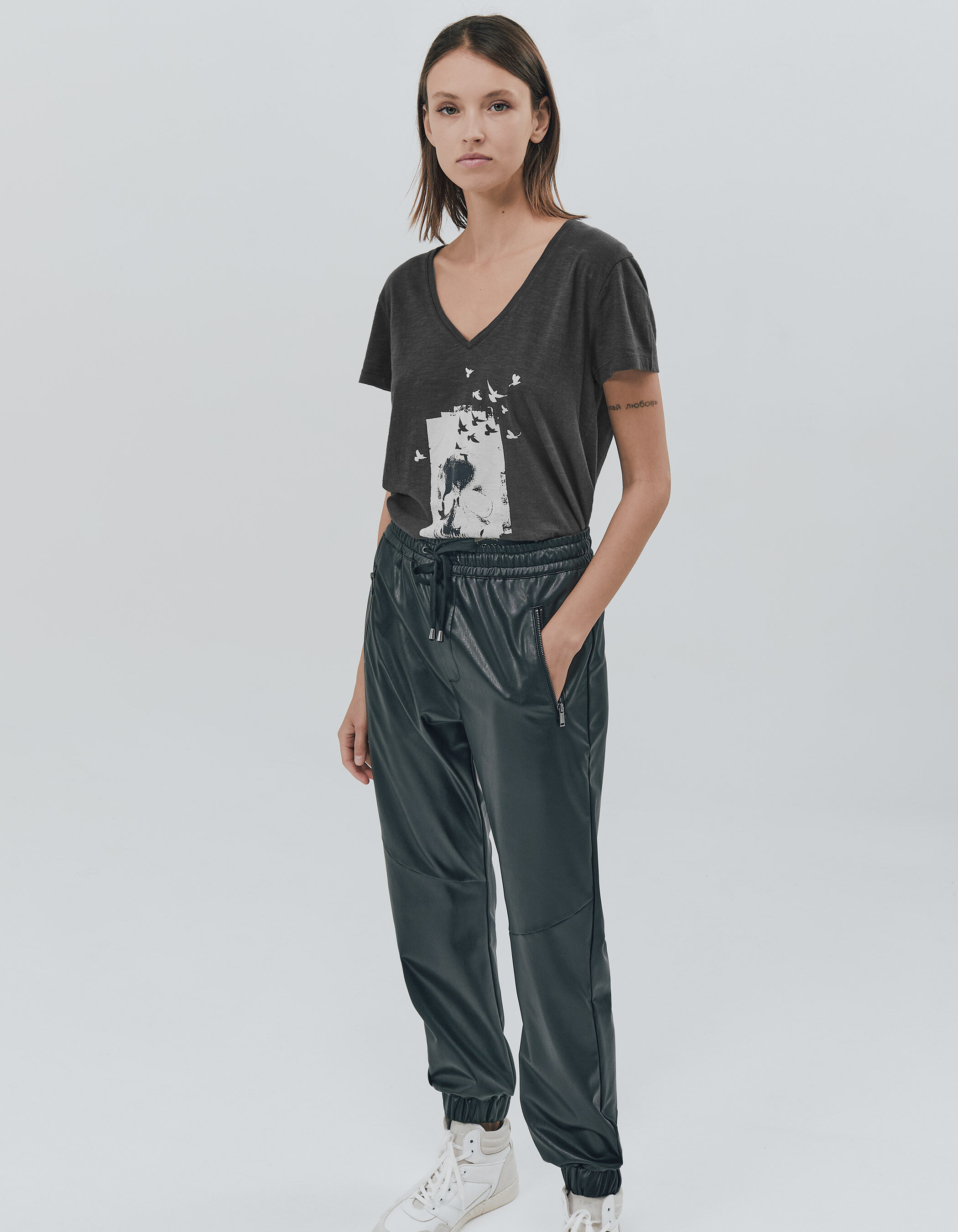 Camiseta calavera mujer best sale zara