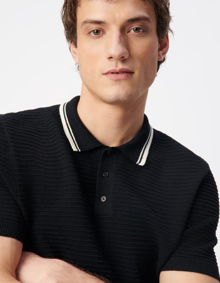 Schwarzes Streifenpolo mit Kontrastkragen-4