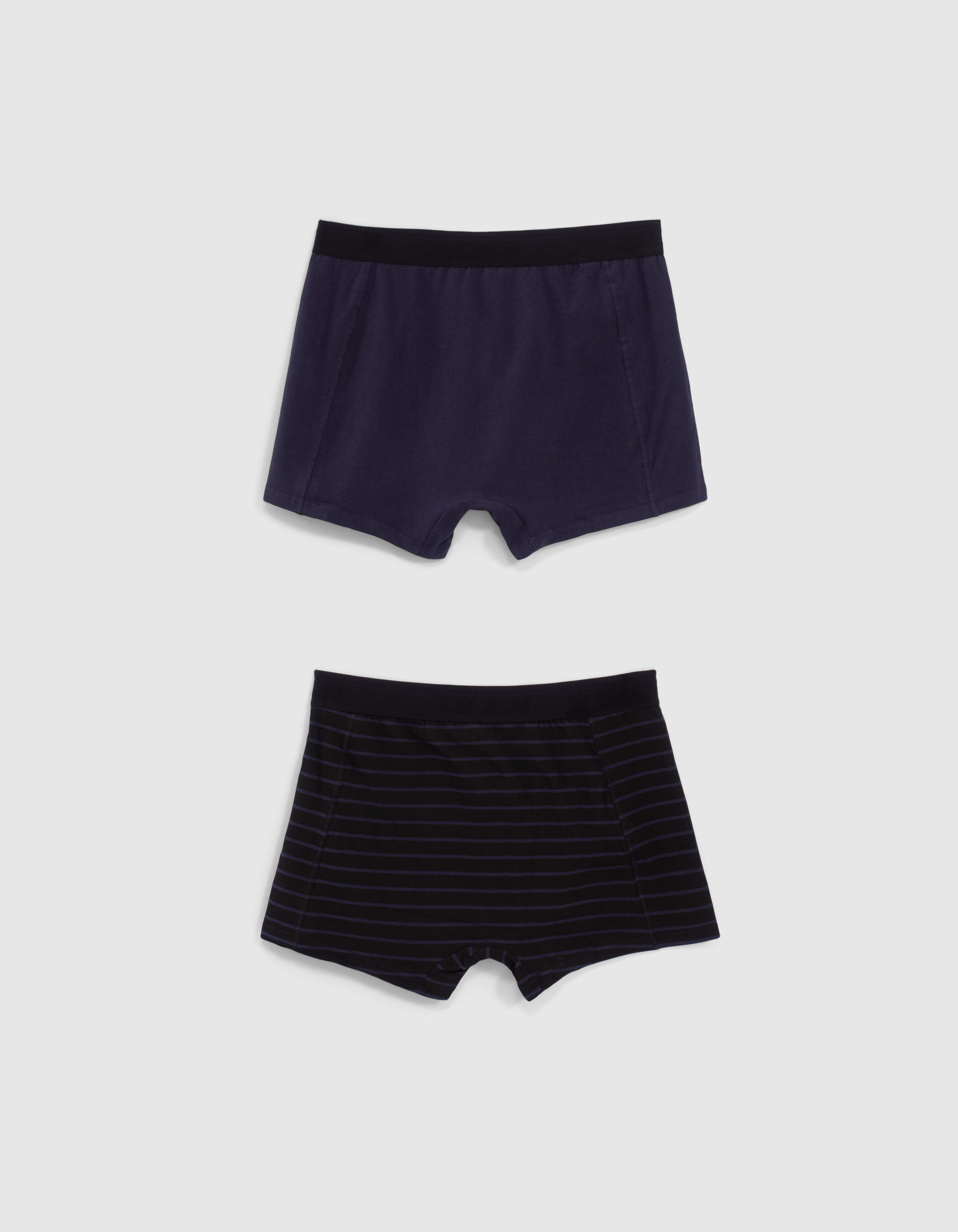 Hombres con best sale boxer azul