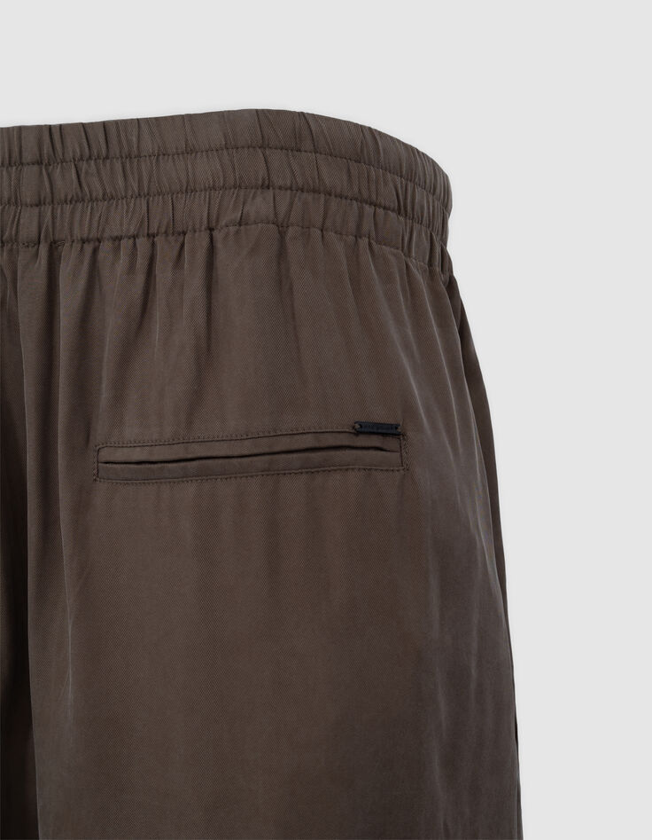 Pantalones anchos en color caqui con bajos fluidos-7