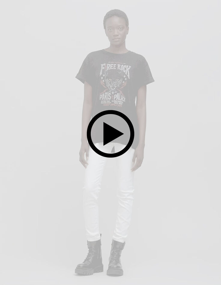 Camiseta negra oversize visual panther de mujer-7
