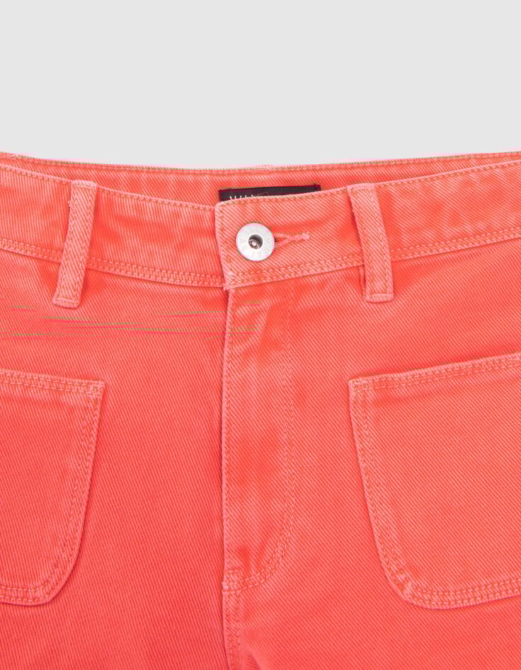 Short en jean rouge upcyclé poches plaquées fille-2