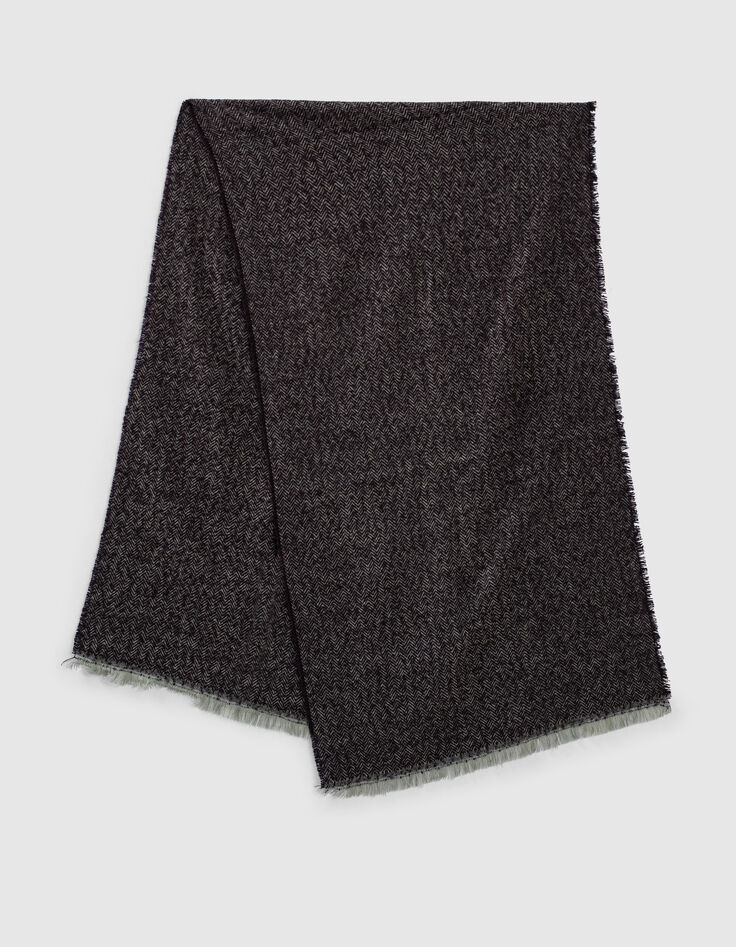 Men&rsquo;s sage scarf with navy chevron motif-4
