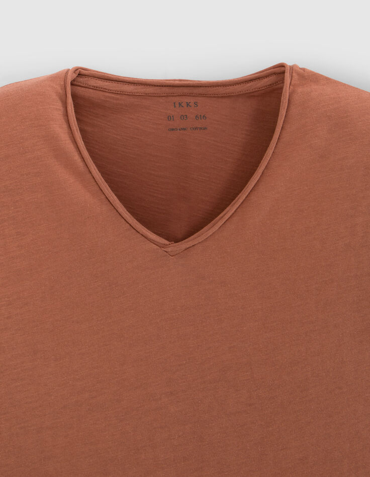 Men’s cognac organic cotton Essential V-neck T-shirt-5 Men’s cognac organic cotton Essential V-neck T-shirt-5