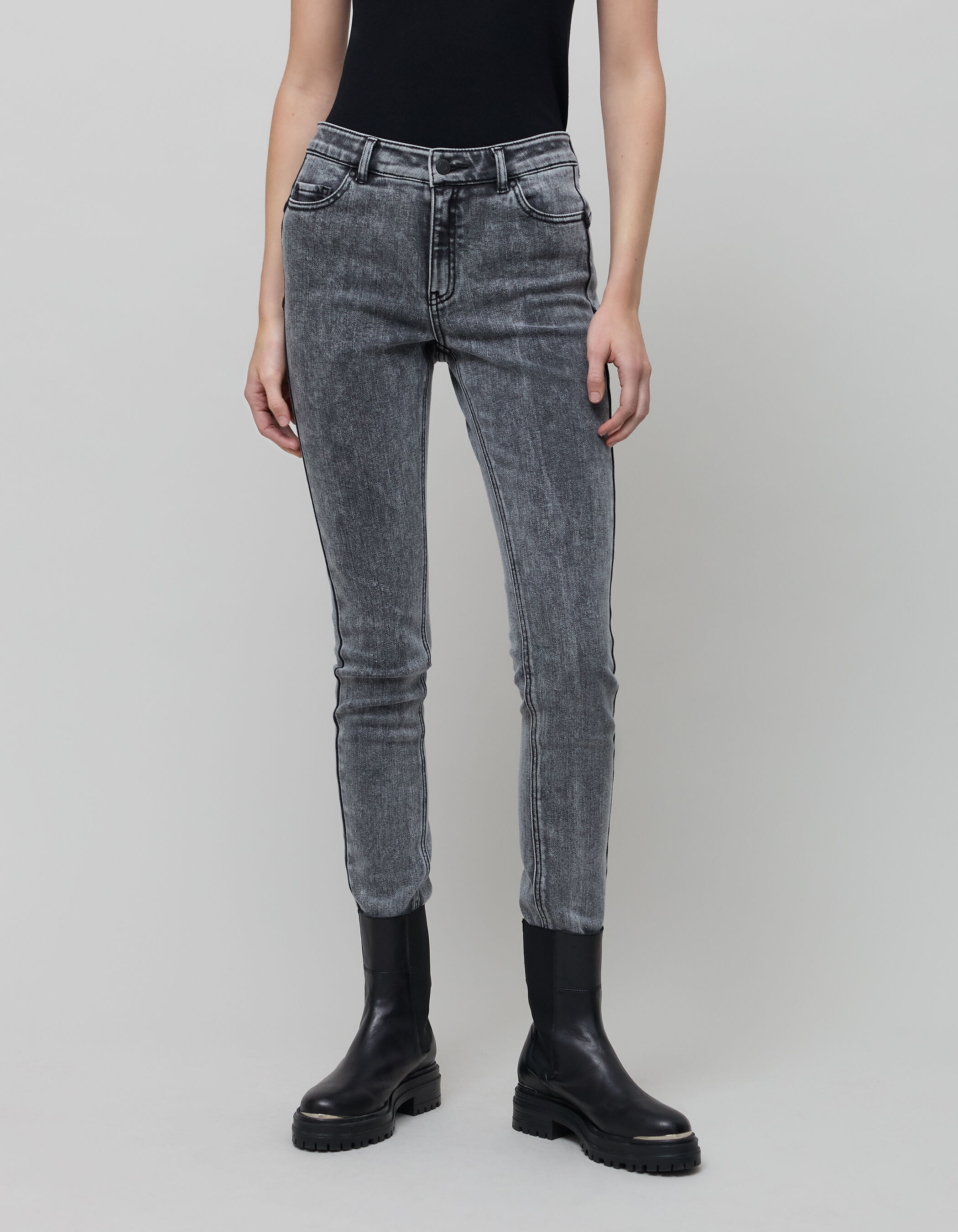 Women s slim black sculpt up jeans IKKS