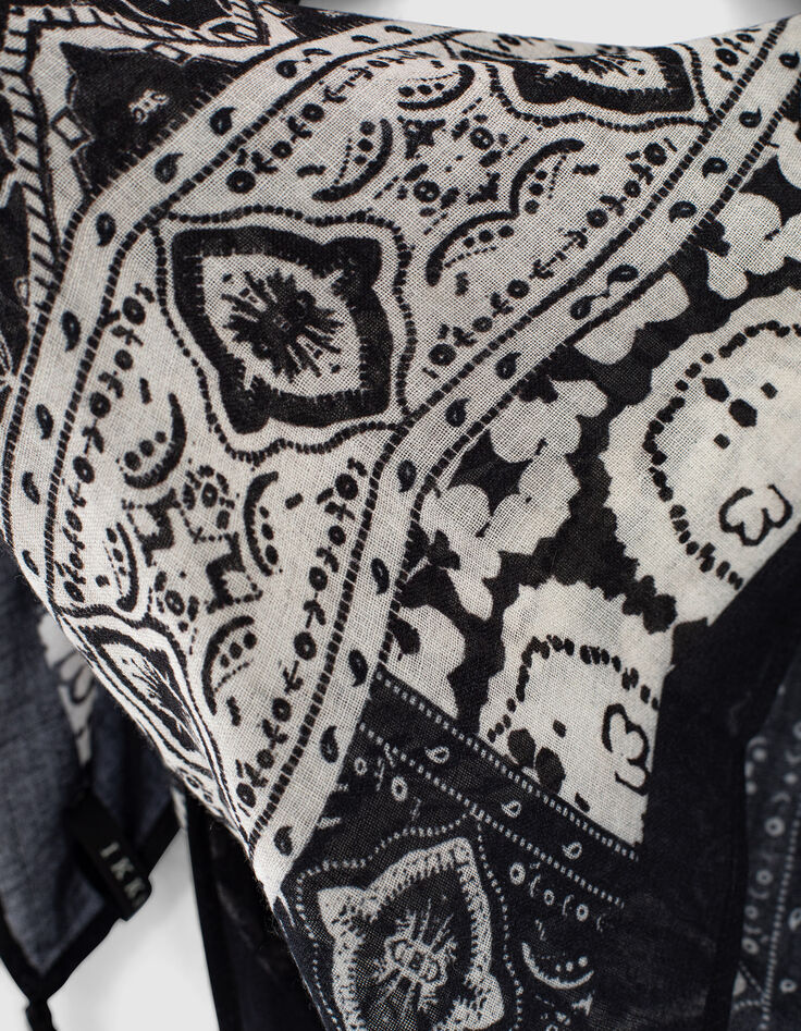 Women’s black & white scarf print fine scarf with tassels-3