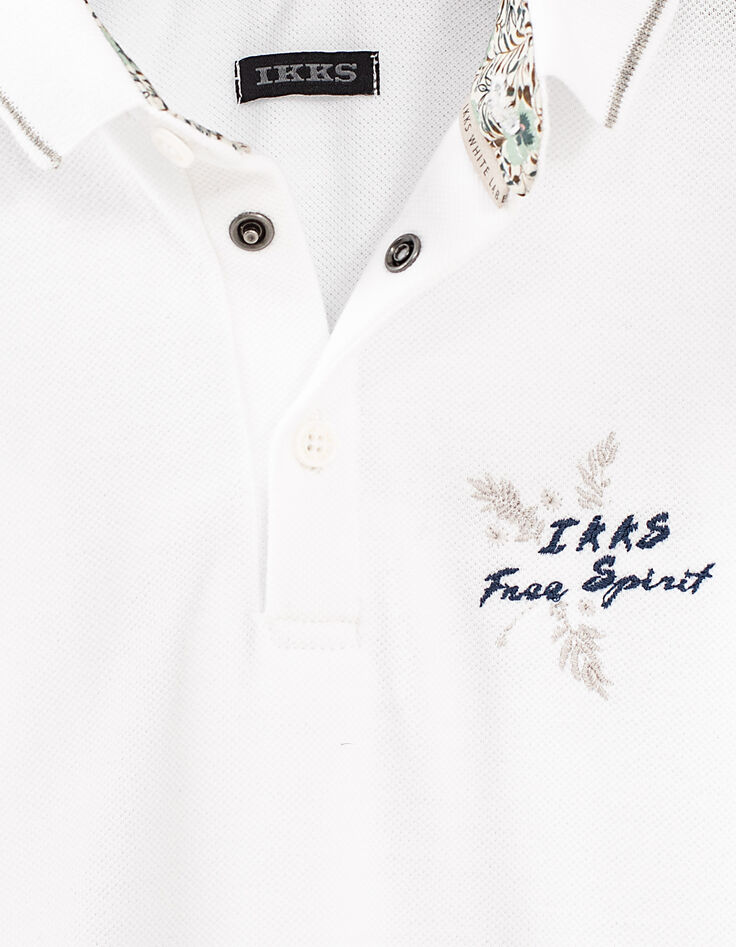 Optisch weißes Jungenpoloshirt mit Stickerei -5