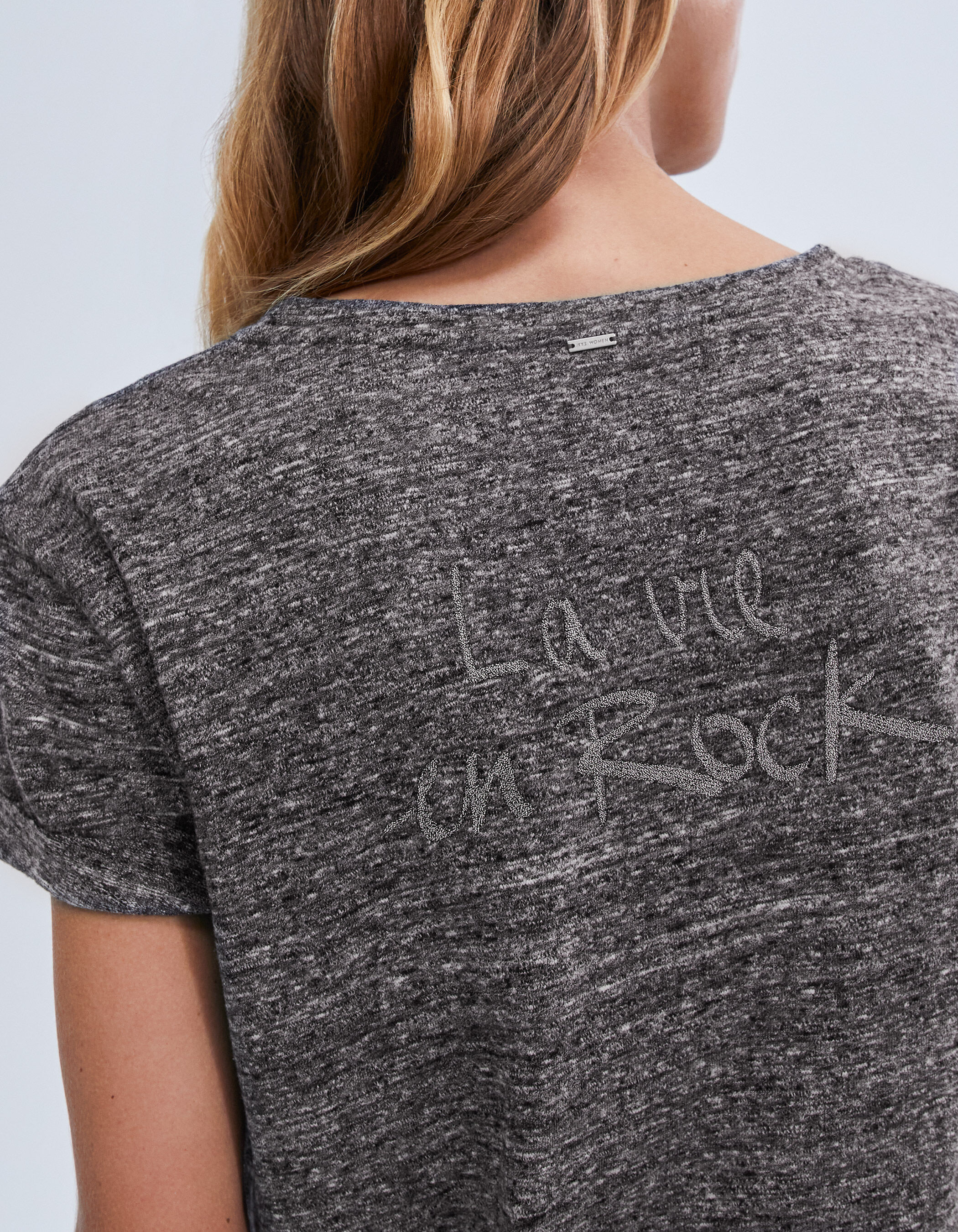 Shirt met tekst sales op rug dames