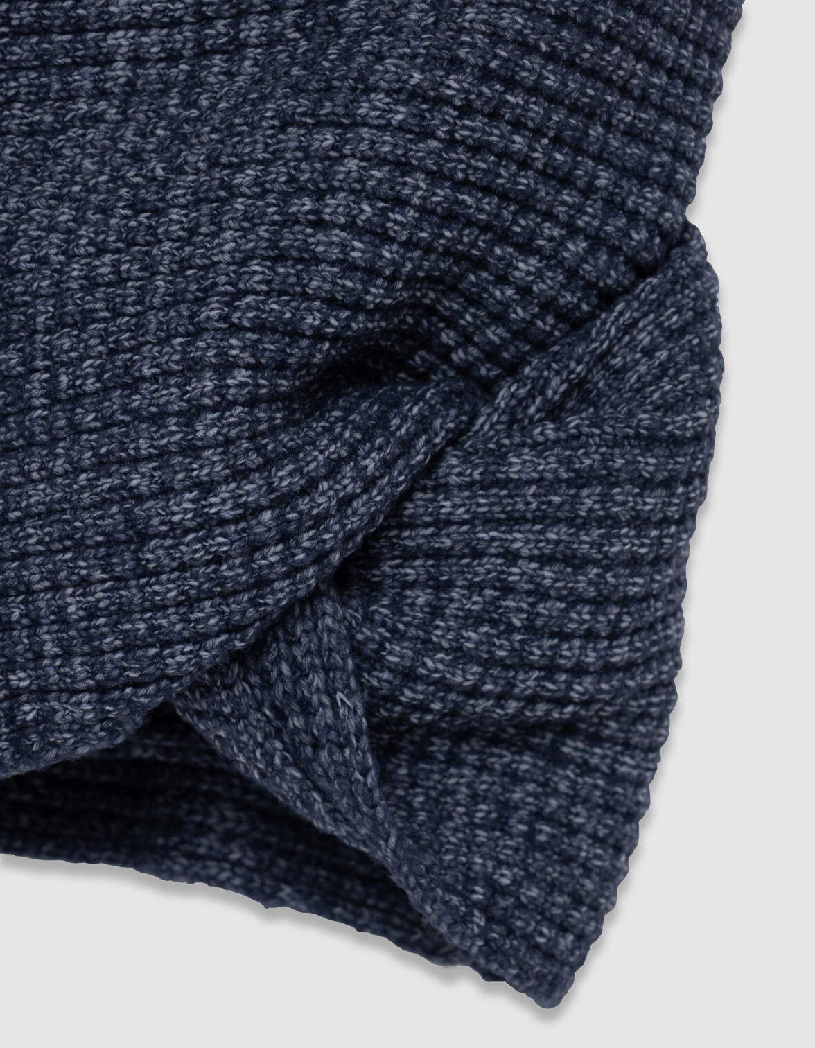 Men's blue ribbed knit snood
