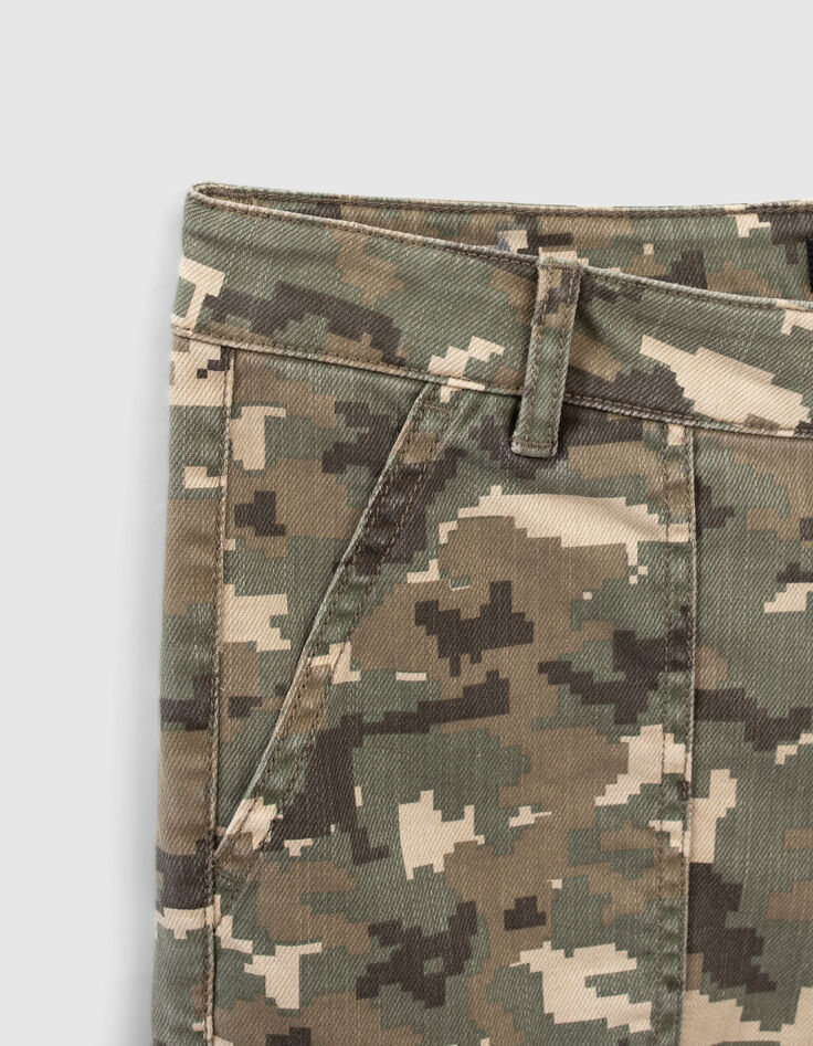 Khaki Jungen-Battle-Bermudas mit Flecktarn-Pixel-Motiv-4