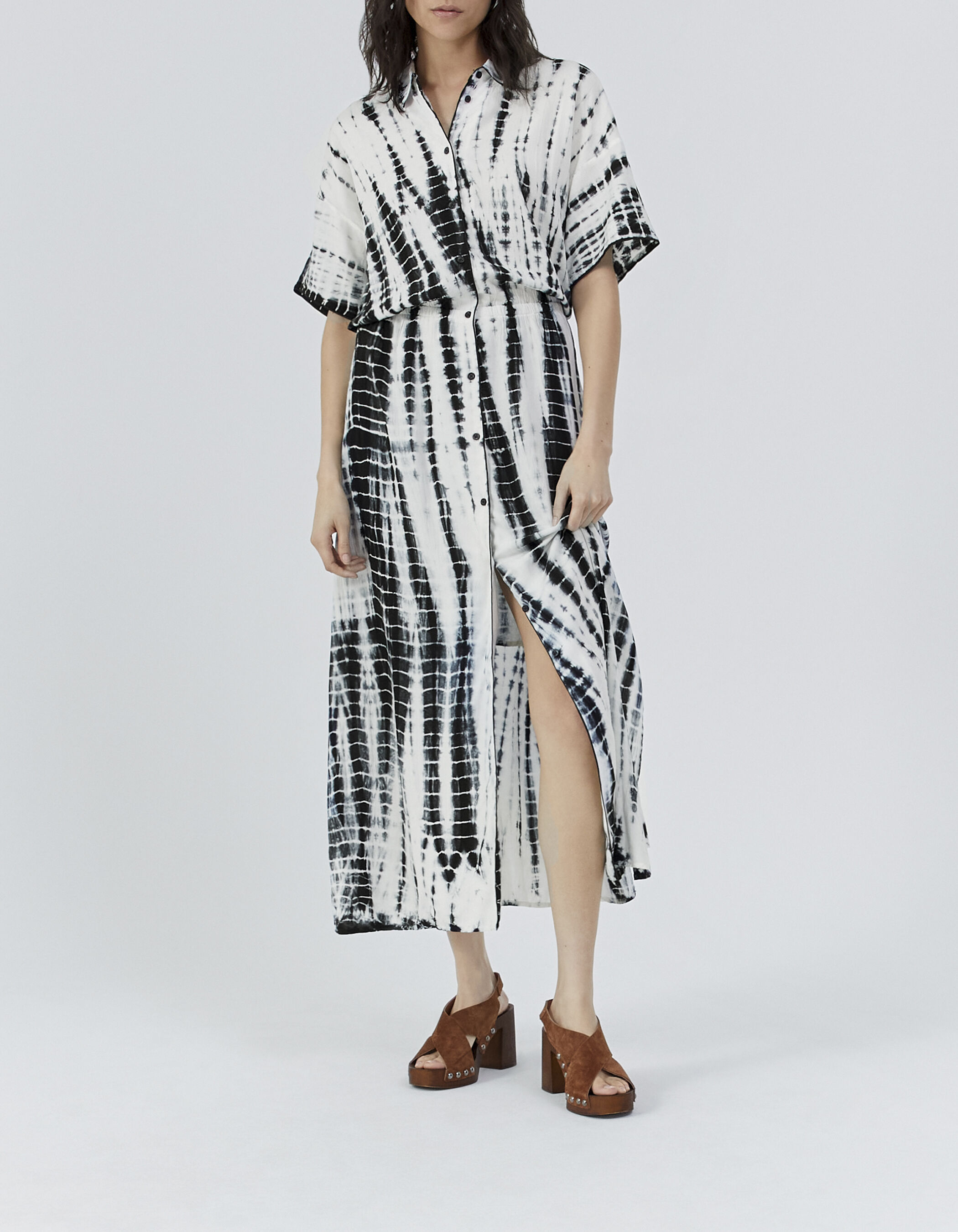 Robe chemise longue noire imprim tie and dye Femme