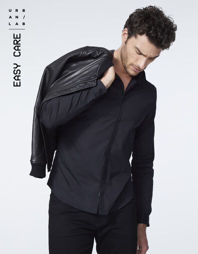 Men’s black SLIM shirt with hidden buttons - IKKS