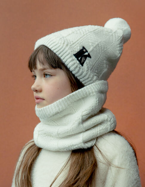 Gorro de punto blanco roto lúrex pompón niña