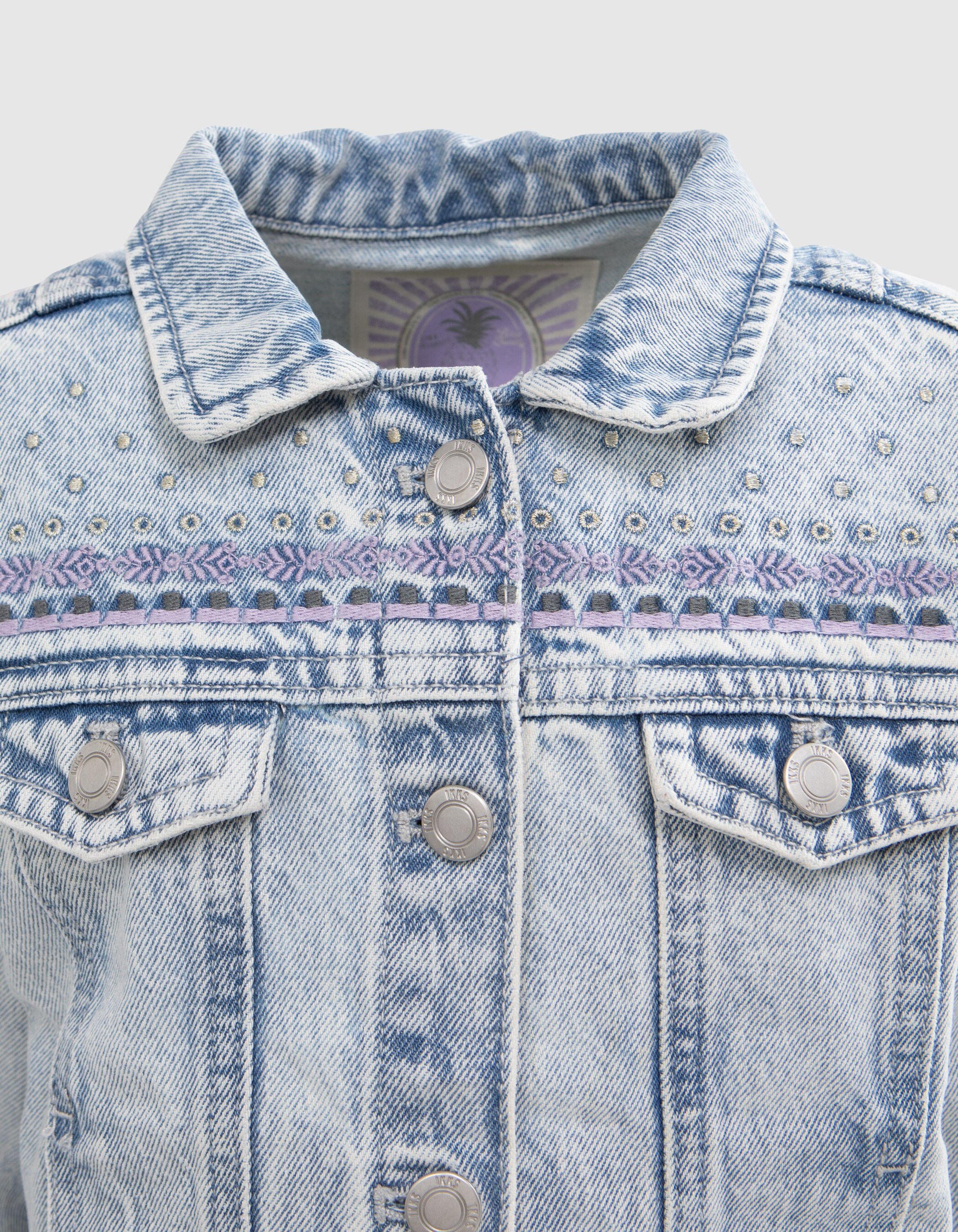 Veste en jean bleu delave et broderies fille IKKS