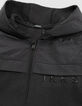 Zwart tweemateriaal jongensvest met rits en patentlogo-2