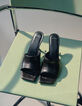 Mules de piel negra Mujer-1