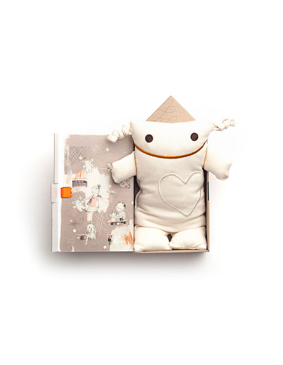 RAPLAPLA organic cotton doll in its house