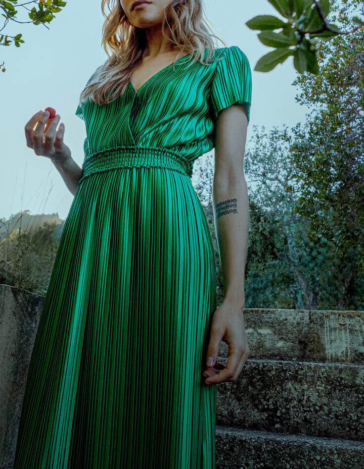 Women&rsquo;s green pleated long dress-9