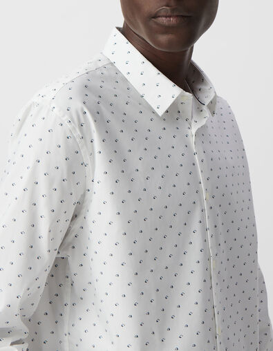 Men&rsquo;s white SLIM shirt with minimalist print - IKKS