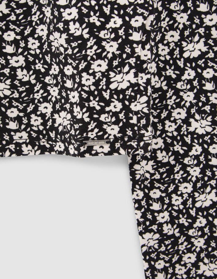 Camiseta cropped negra estampado floral niña-4