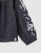Graue Mädchenbluse mit weitem Kragen Stick-4