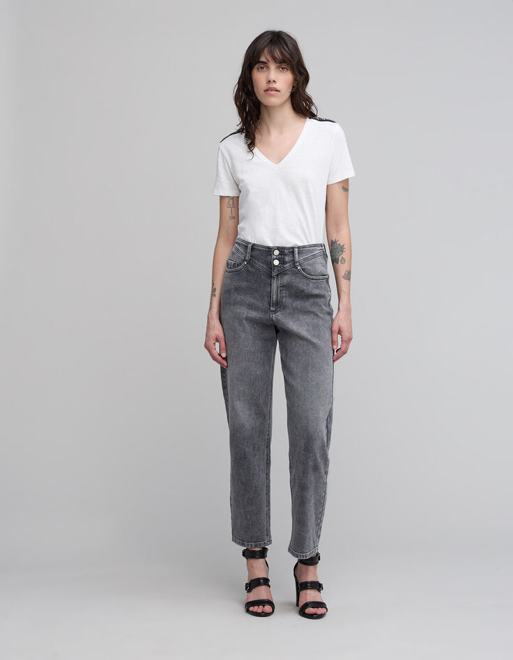 Weißes Damen-T-Shirt mit V-Ausschnitt und Pailletten auf der Schulter-1 Weißes Damen-T-Shirt mit V-Ausschnitt und Pailletten auf der Schulter-1