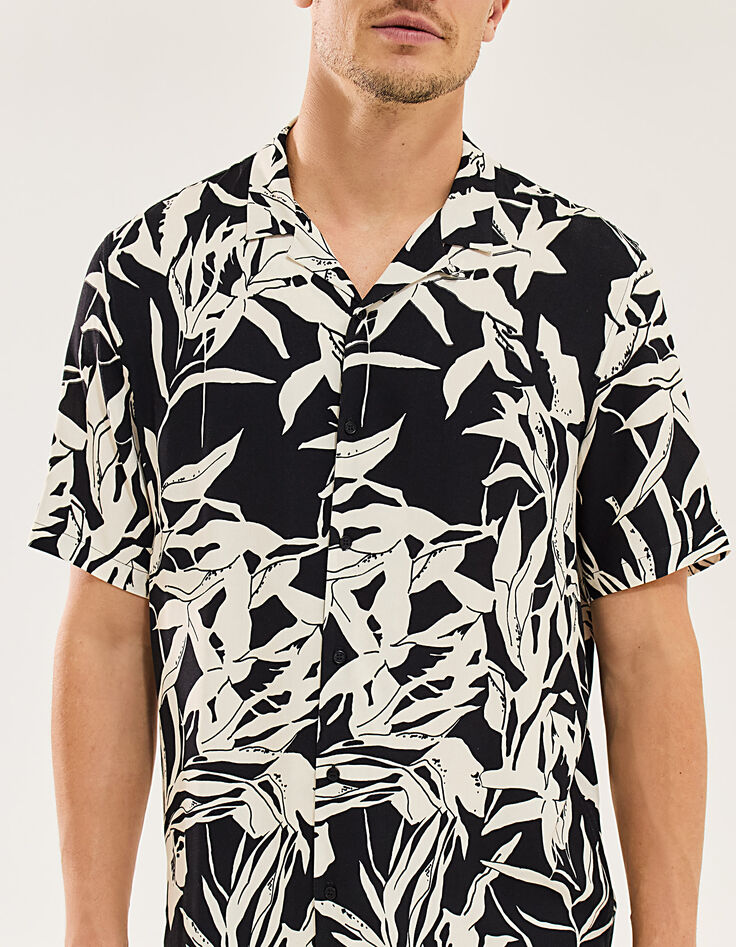 Camisa REGULAR negra Ecovero® flores blancas Hombre-1