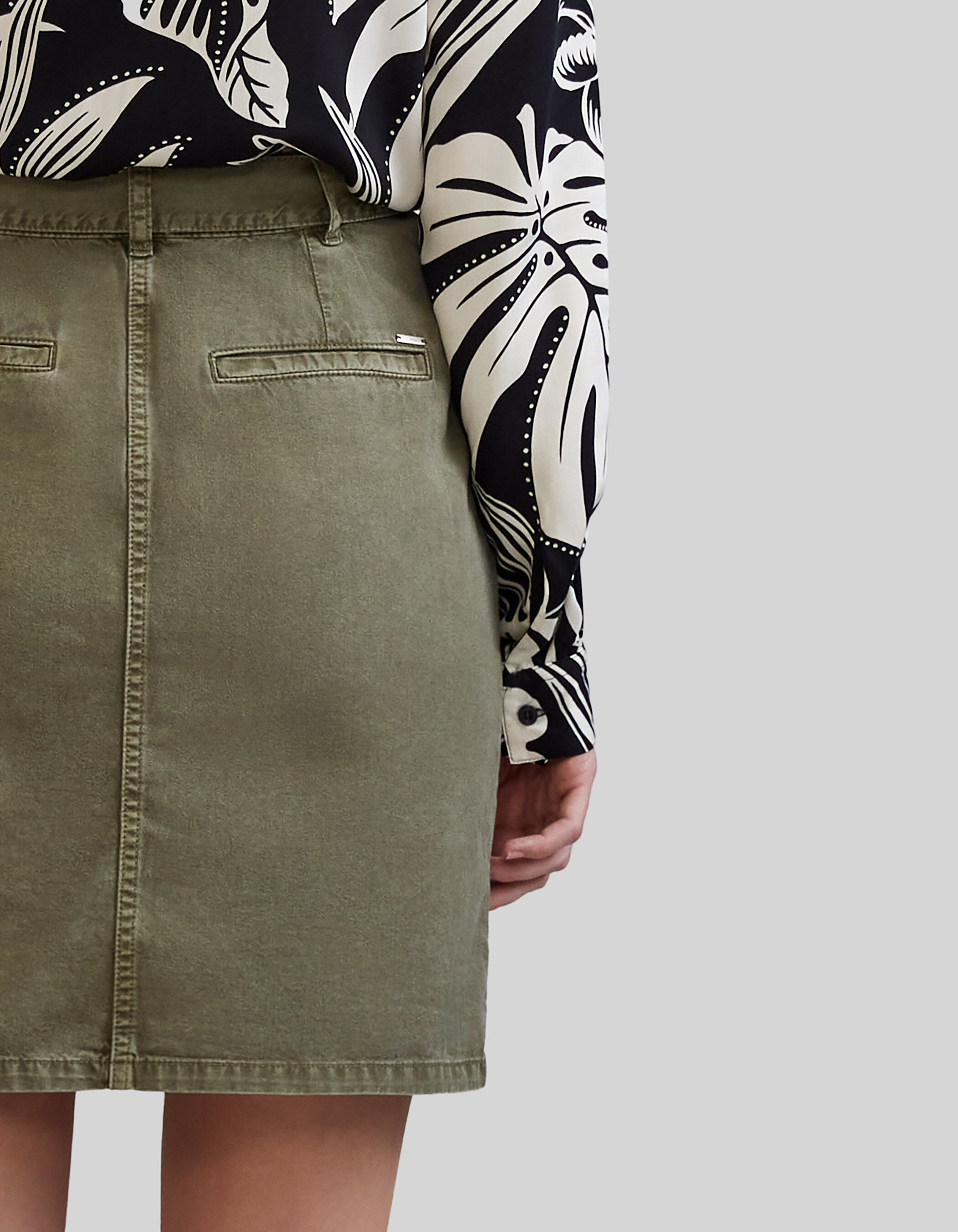 Women s khaki straight skirt with side press studs IKKS