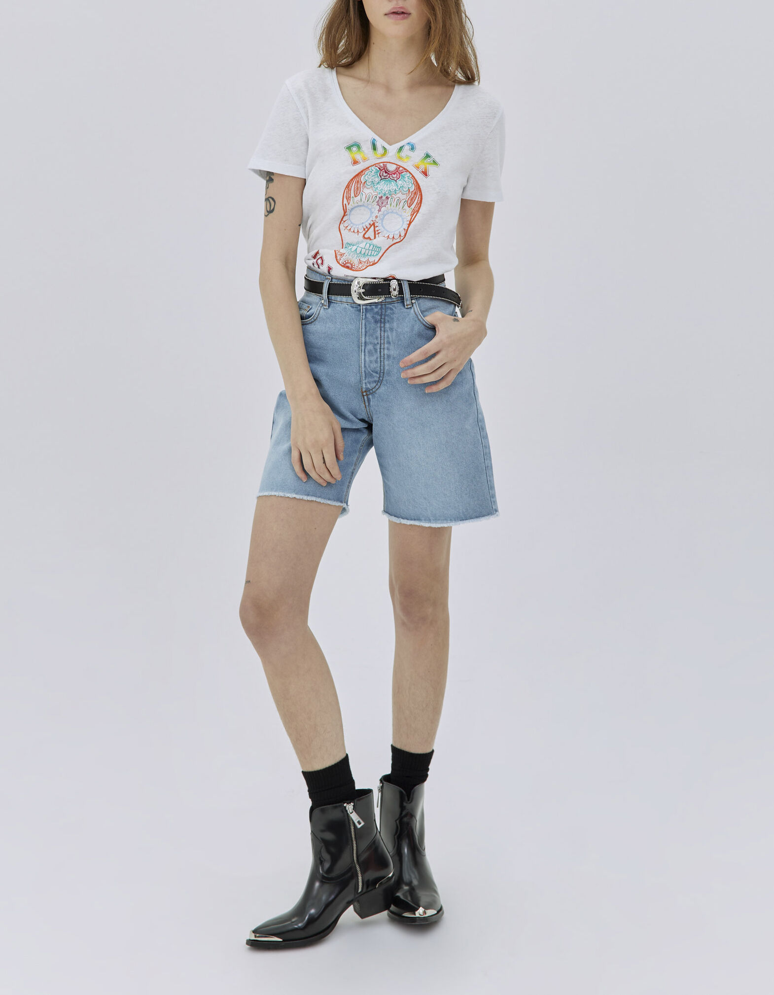 Tee shirt blanc visuel t te de mort m talis et broderies femme