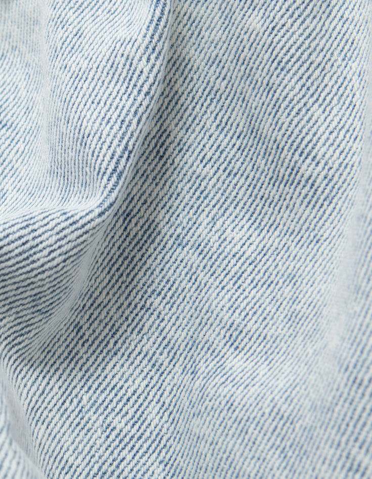 Chaqueta vaquera azul delavado y bordados niña-7