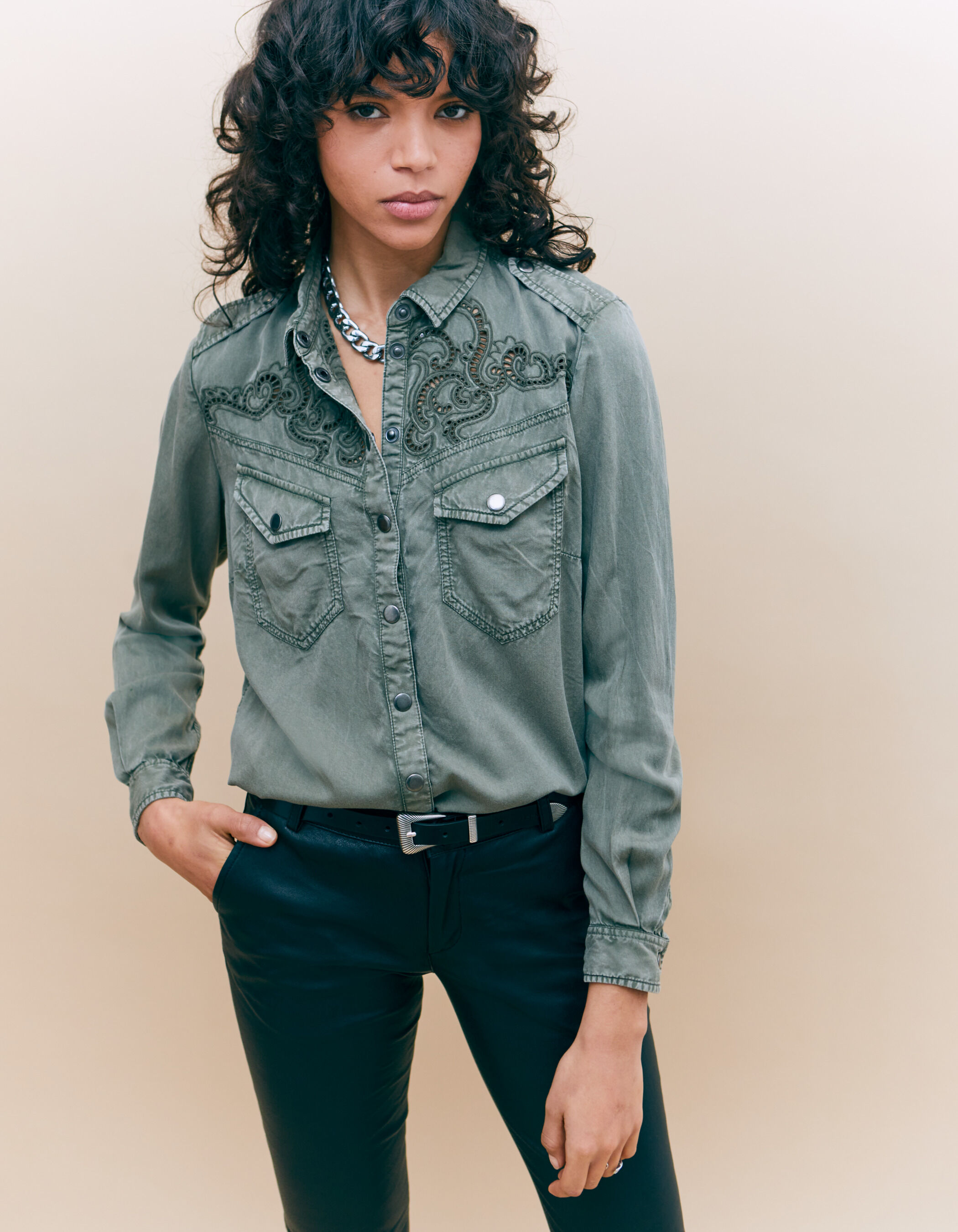 Chemise kaki Lyocell avec broderies ajourees Femme