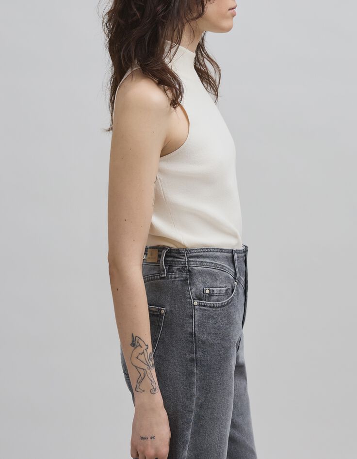 Pull blanc cass&eacute; tricot sans manches col montant Femme-5