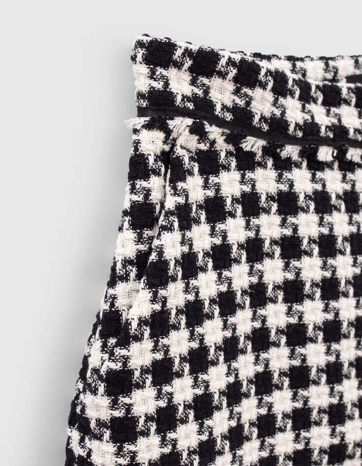 Women’s black houndstooth motif tweed-look shorts-4