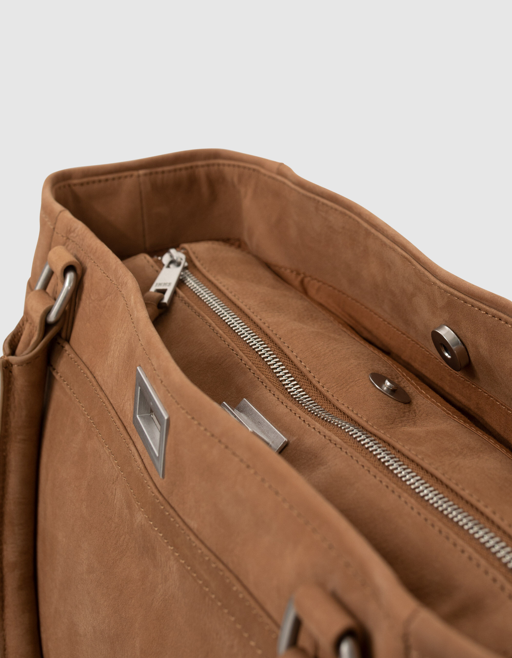 Sac ikks the artist rouge hot sale