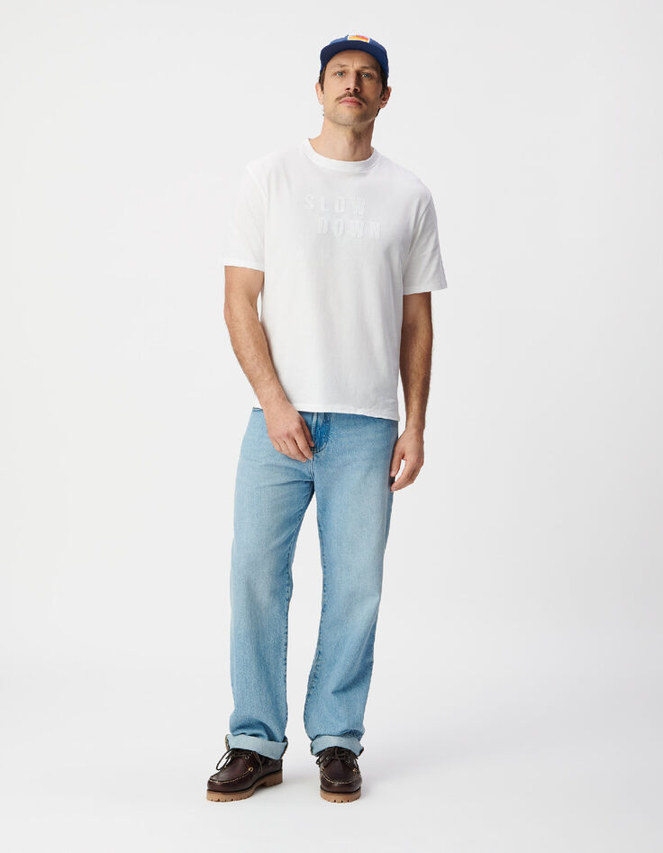 Herren T-Shirt aus wei&szlig;em Samt mit GEFLOCKTER Botschaft-3