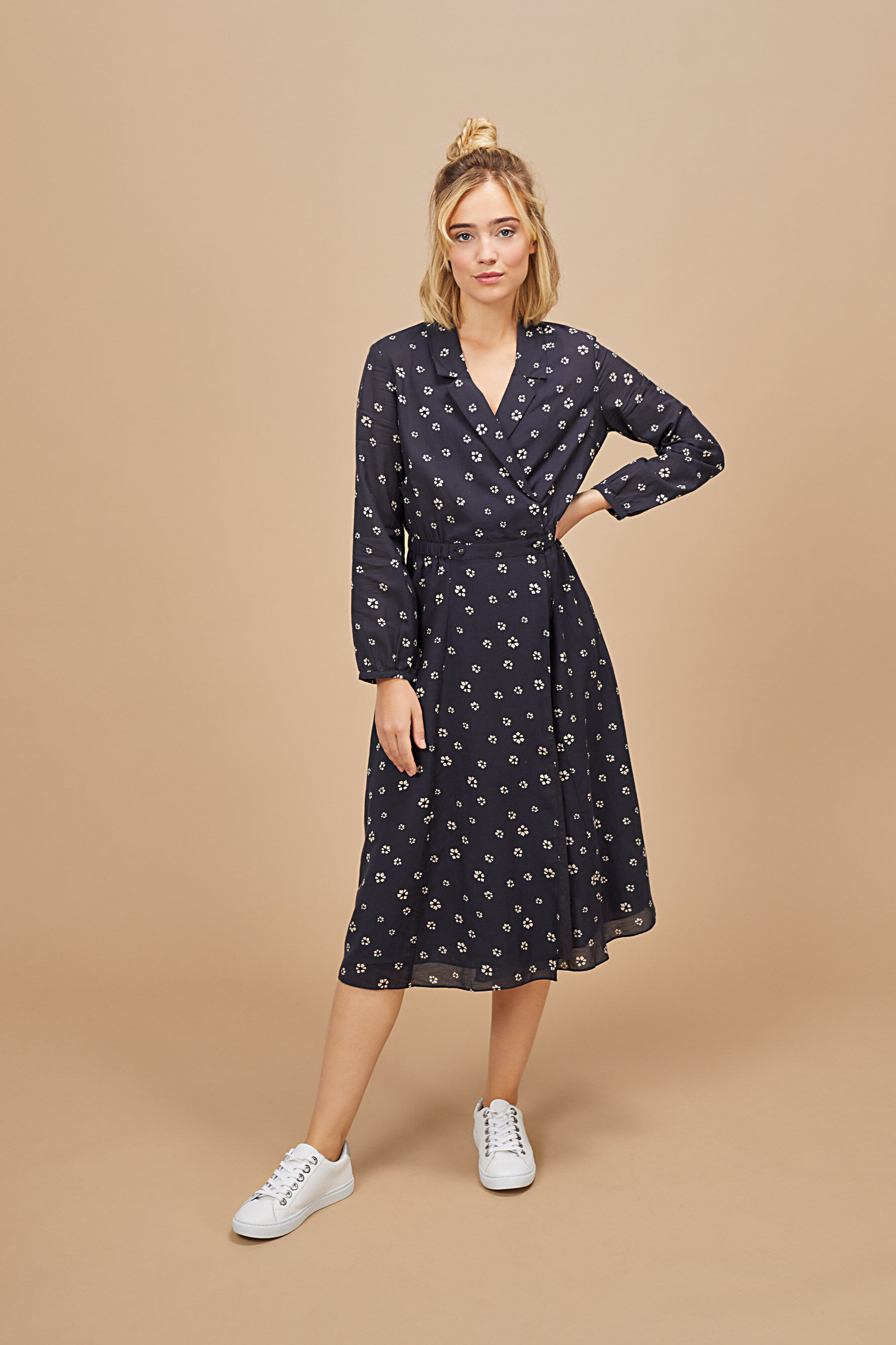 Robe midi à fleurs on sale