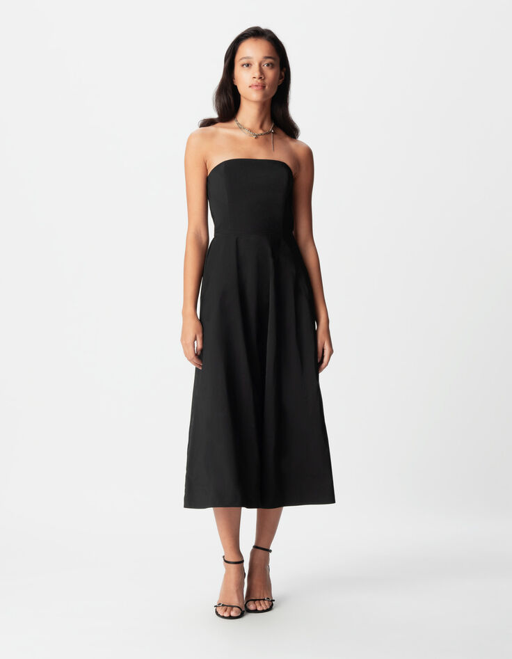 Mujer vestido negro de tafet&aacute;n sin tirantes-2