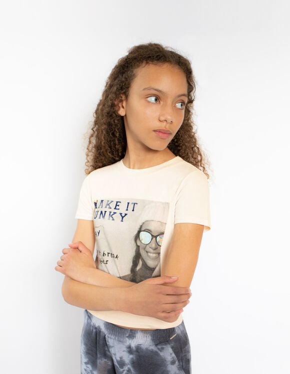 Graues Mädchen-T-Shirt im Crop-Schnitt mit Mädchenmotiv