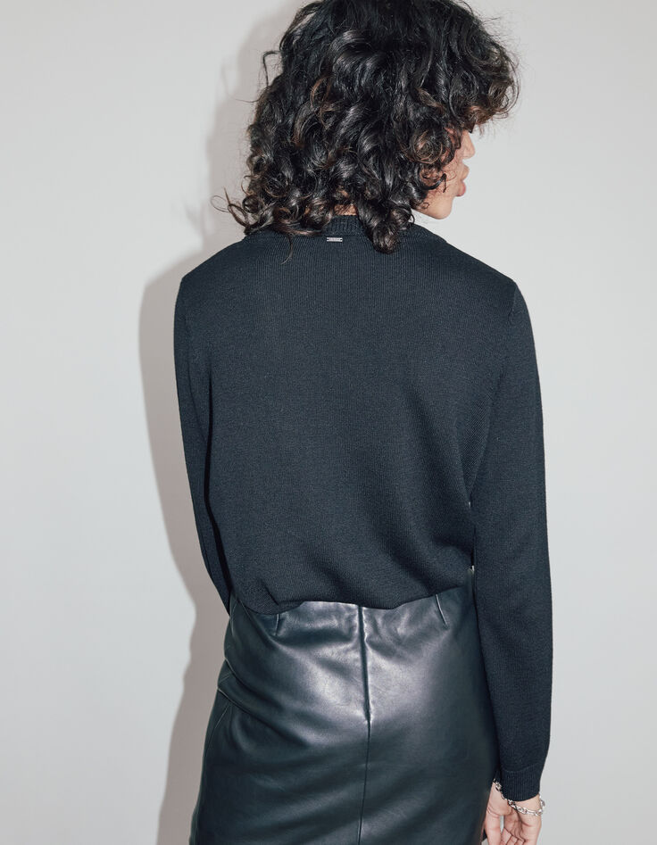 Schwarzer Damenpullover mit Schriftzug, Nieten und Strass-2