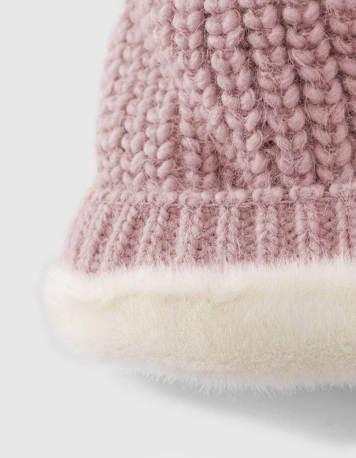 Bonnet de naissance en laine rose poudre tricoté pour bébé fille