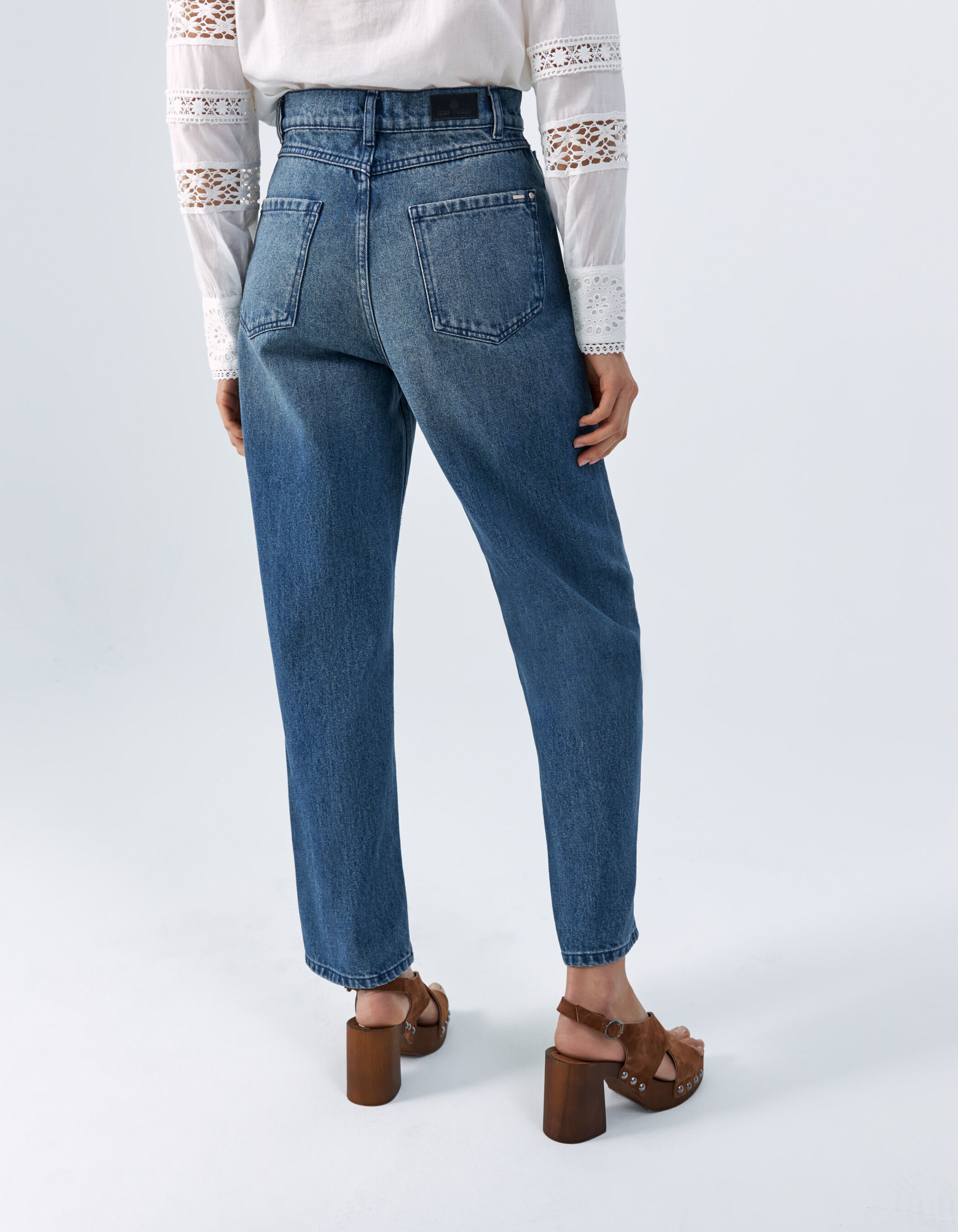 Jean mom bleu cropped a taille haute Femme